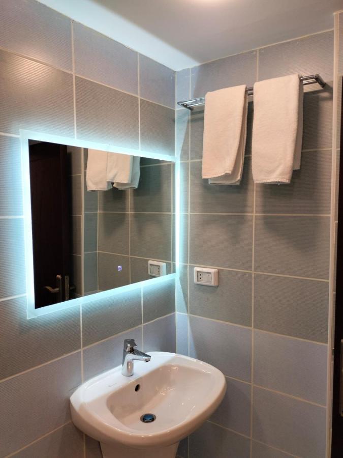 Old Street Apartment Wadi Musa Luaran gambar